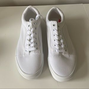 VANS Classic Tumble Old Skool (True White, Size 7)